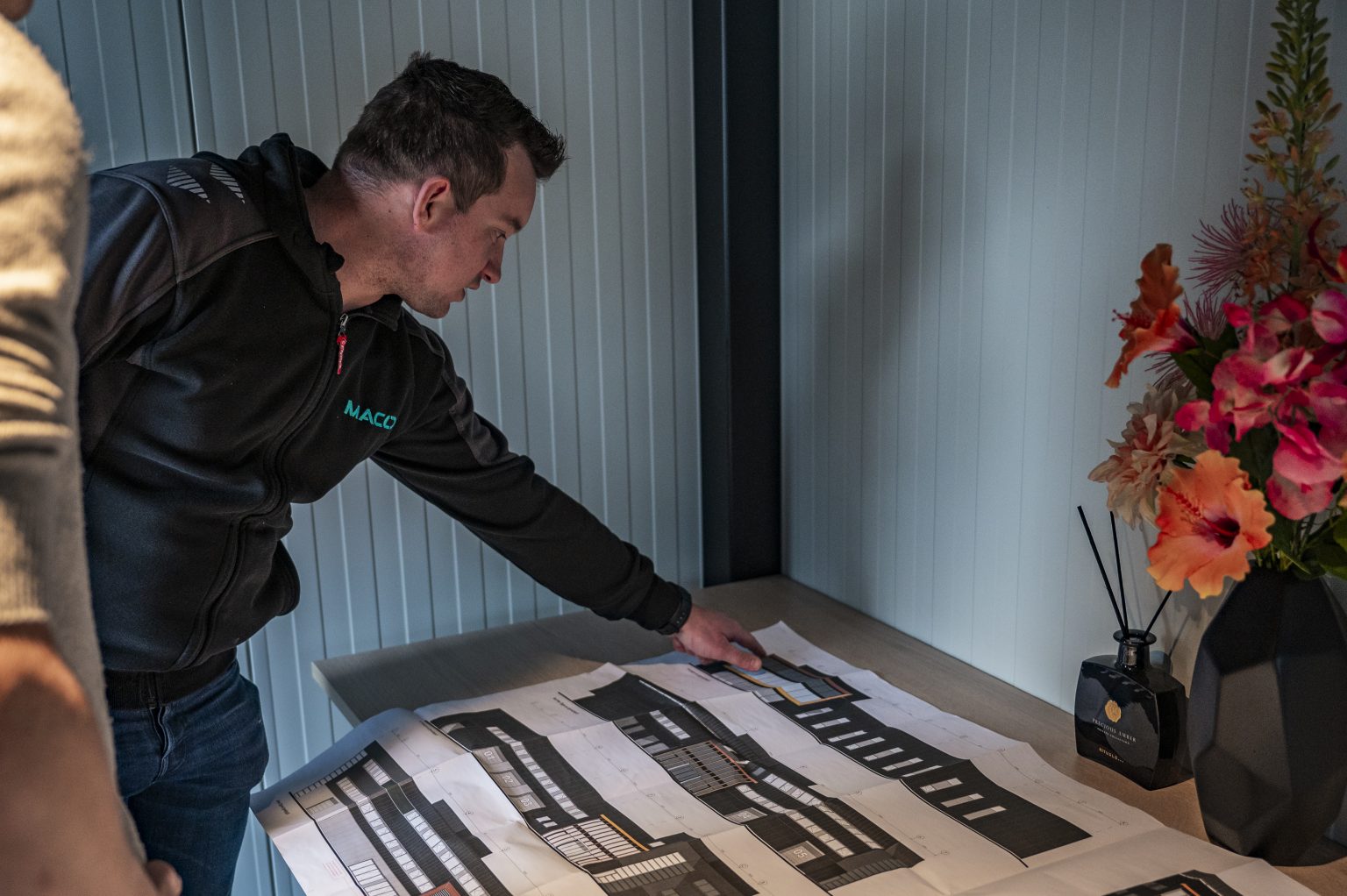 Aan het werk bij MACO Bedrijfshal Renovatie